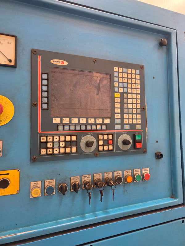 Torno CNC marca Lealde modelo TNC30