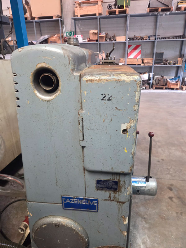 Torno convencional marca Amutio Modelo HB575
